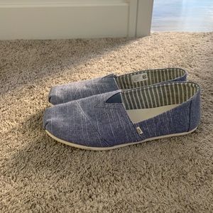 Mens Toms size 12